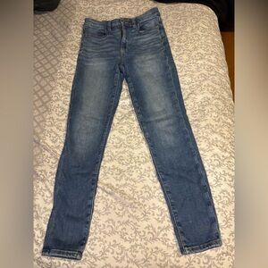 American Eagle Skinny jeans size 2 short